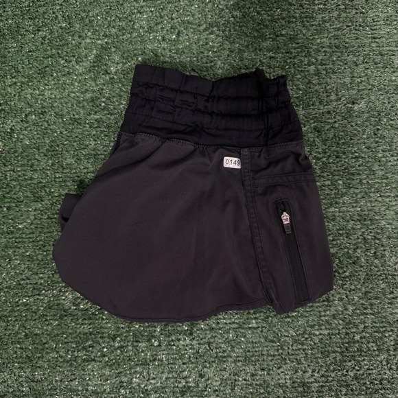 Lululemon Shorts Womens 4 Black Running Athletic Zip Pocket - Picture 7 of 7